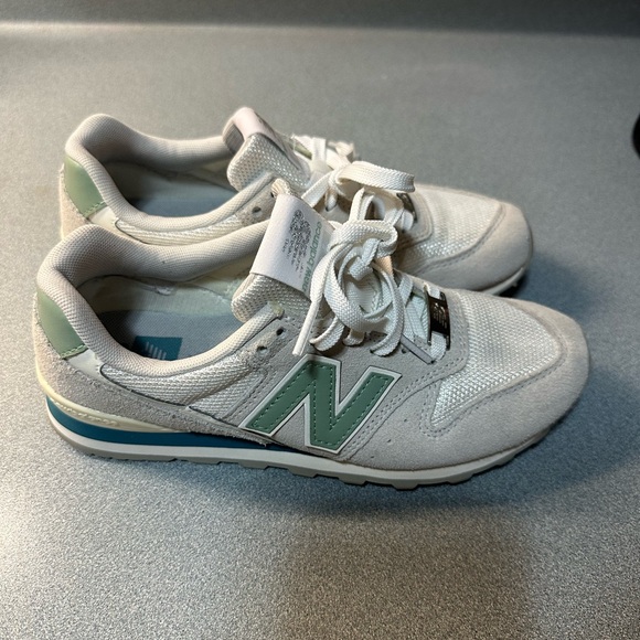 New Balance Gray and Aqua Sneakers - Picture 5 of 8
